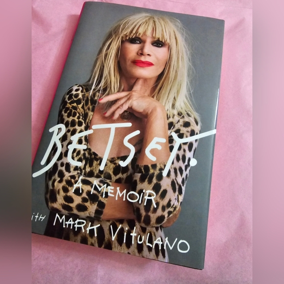 Betsey Johnson A Memoir Book! 2020 - Picture 3 of 8